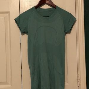 Lululemon Short Sleeve Top (Aqua-Marine)